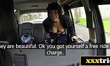 ब्रिटिश कैब ड्राइवर घर के बने वीडियो में परिपक्व स्पेनिश महिला को आकर्षित करता है।