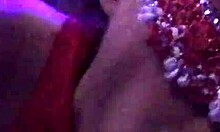 빨간 머리 주부가 애인을 구강 섹스와 손가락으로 만족시키는 집에서 만든 비디오