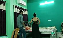Garoto de entrega safado recebe uma surpresa de sua sexy empregada doméstica em sexo em hindi